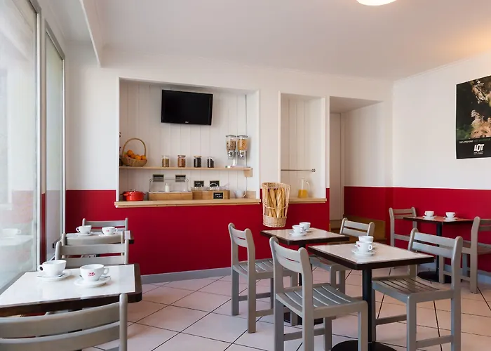 The Originals Access, Szálloda