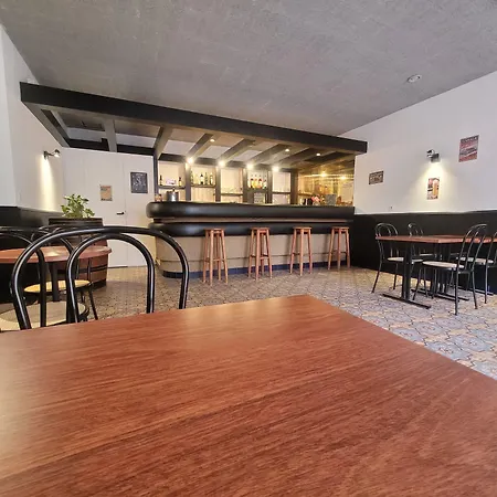 酒店 The Originals Access, 菲雅克